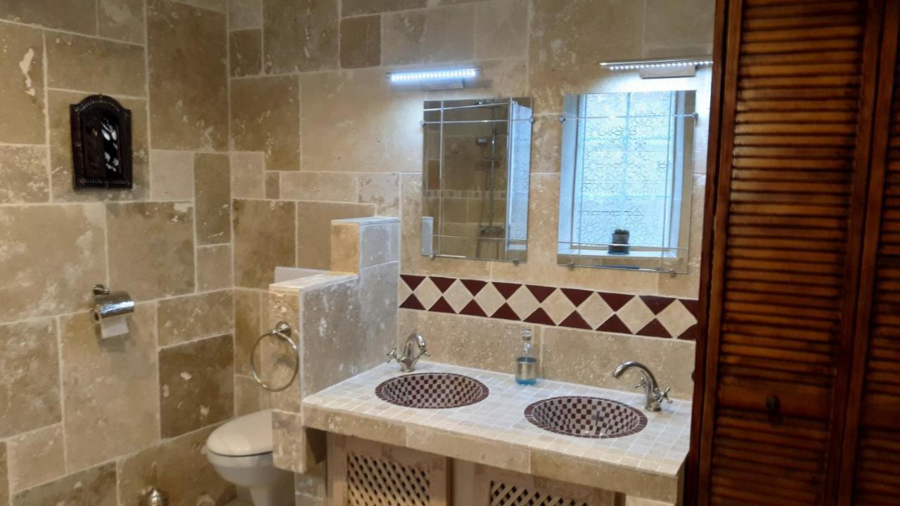 La Morgiane Bed & Breakfast Saint-Germain-les-Vergnes Exterior photo