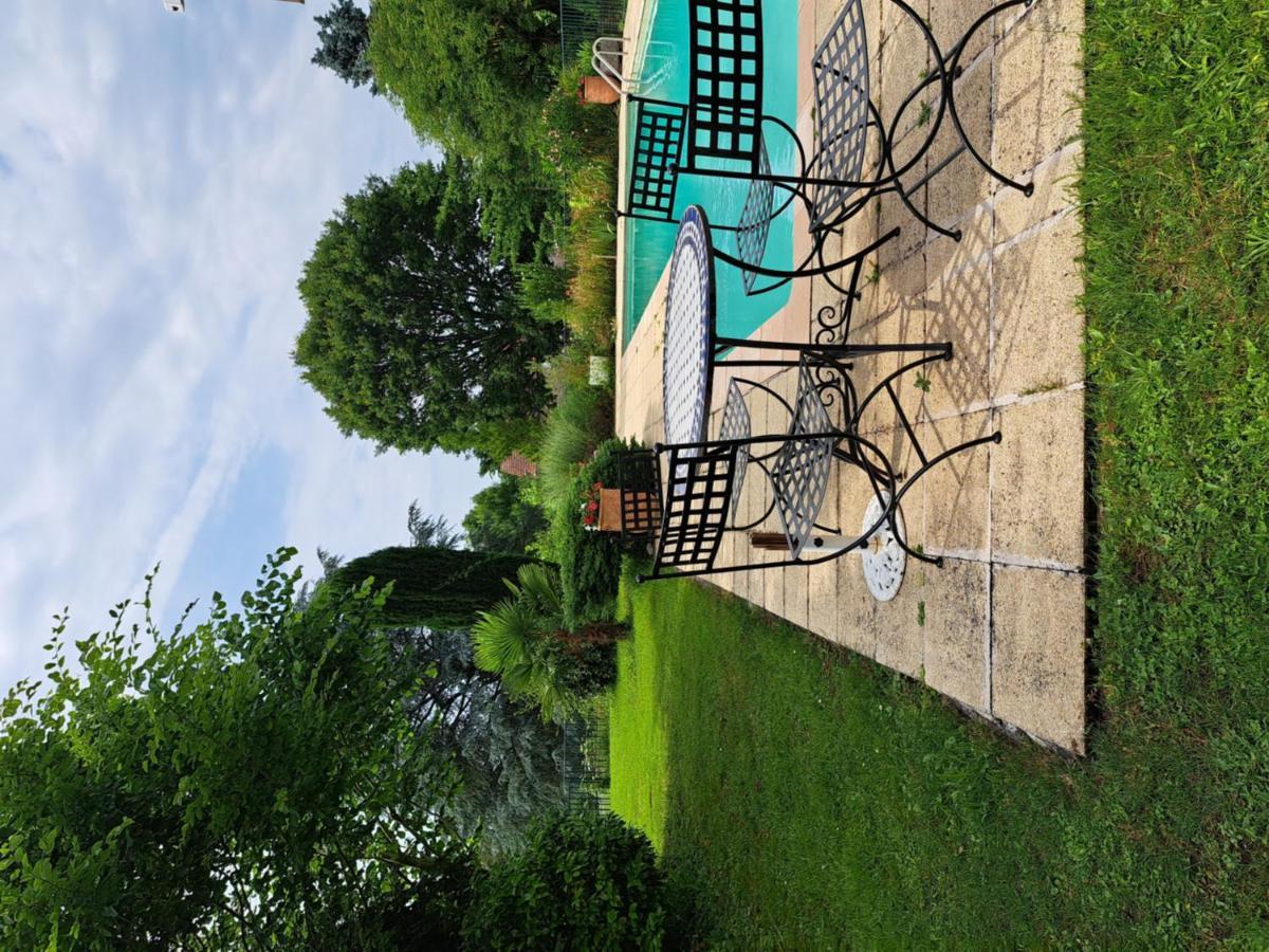 La Morgiane Bed & Breakfast Saint-Germain-les-Vergnes Exterior photo